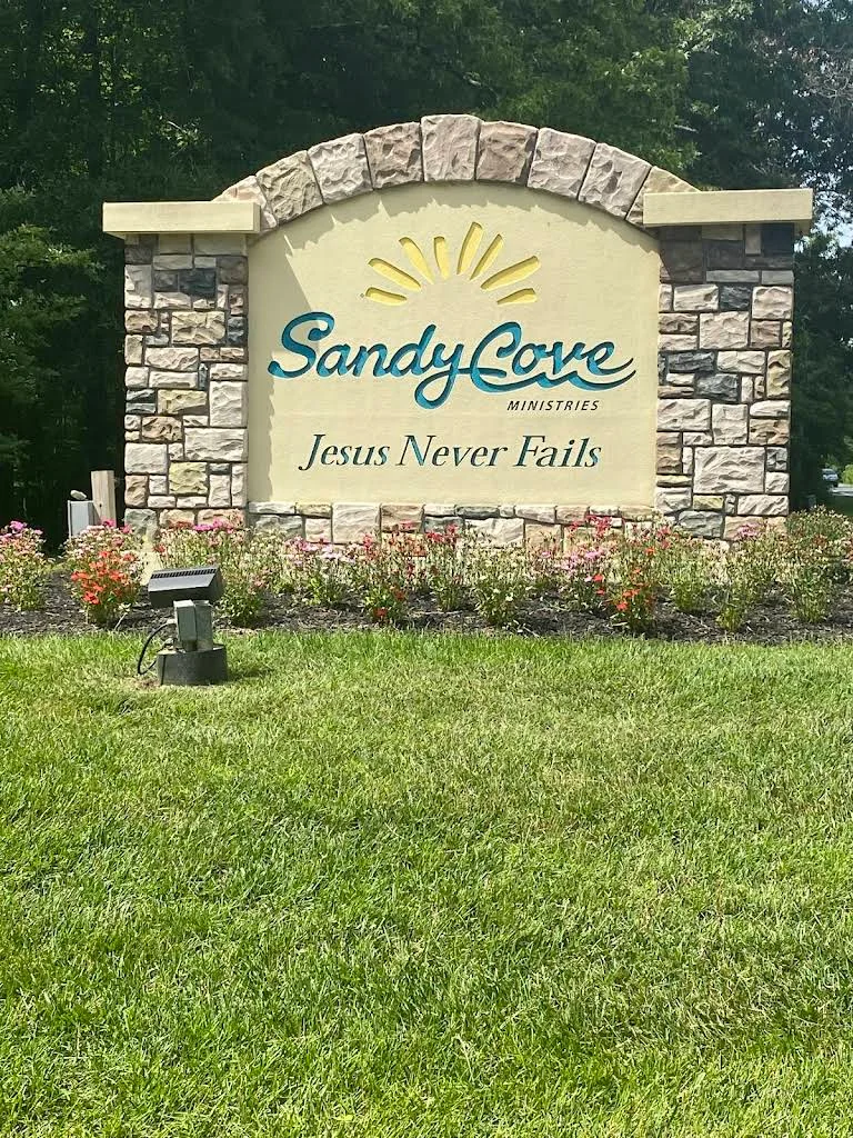 Sandy Cove monument sign